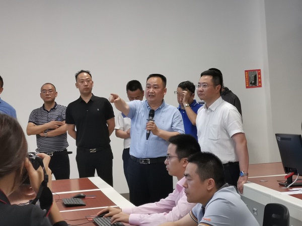 52f697a1563e4b0589c794db624592ec.jpg 說明: C:\Users\king\Desktop\2.jpg